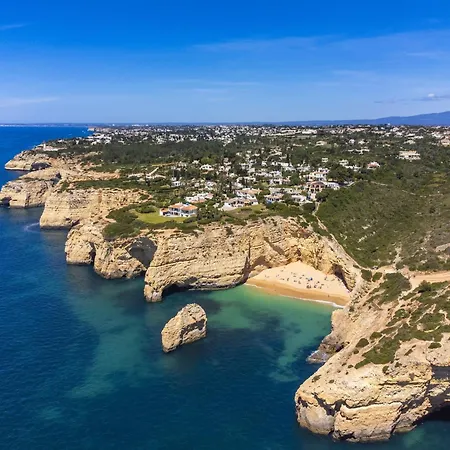 Townhouse In With View