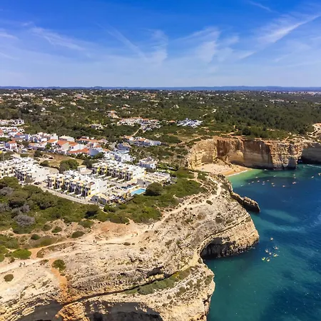Townhouse In With View *